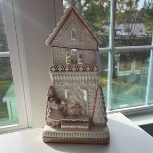 Cupcakes And Cashmere Gingerbread House